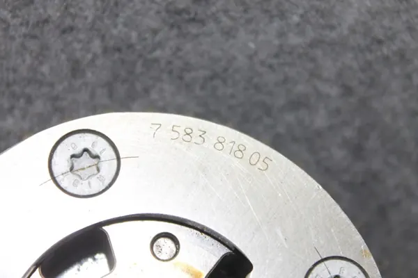 BMW N20 VANOS Imuosa OEM 7583818 - Käytetty image 4