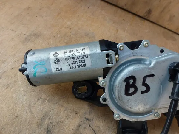 Heckwischermotor VW Passat B5 image 3
