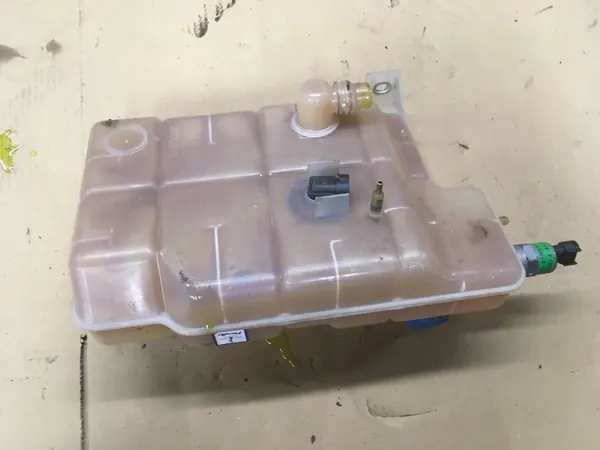 Tanque de expansão Iveco Daily III 5801255878 image 2