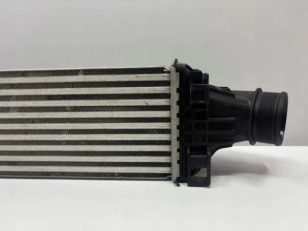 Audi A4 B9 Intercooler 8W0145805AC image 4