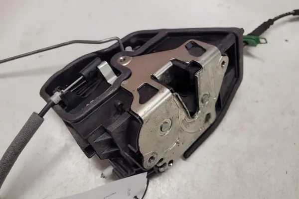 Bakre högra dörrlås BMW 5 (E60) 2008 image 4