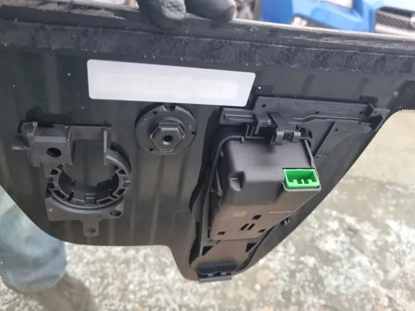 V40 II Frontscheibe mit Kamera Sensor OEM image 6