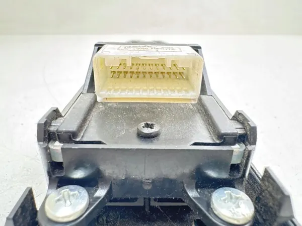 Raamknop Toyota Corolla Verso E121 2005 848200F01000 image 4