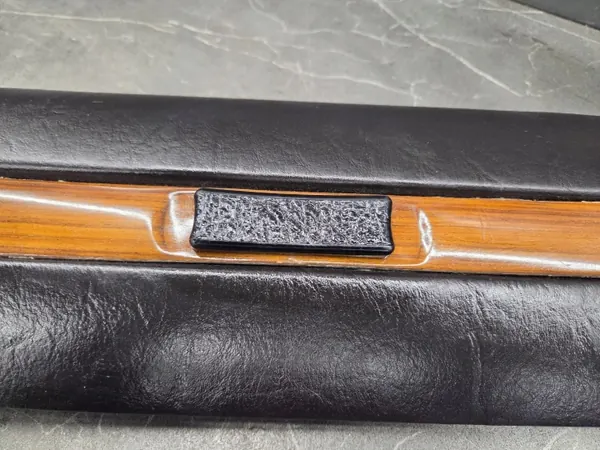Handschuhfachdeckel Mercedes W123 OEM - Schwarz image 3