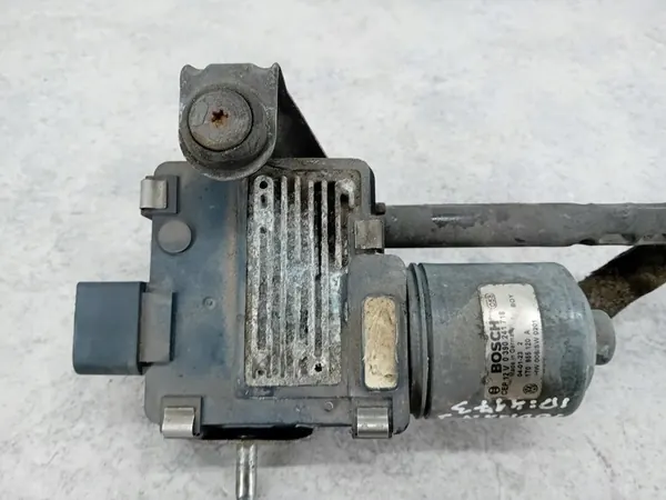 Oikea etupyyhkijän mekanismi VW Touran I image 2