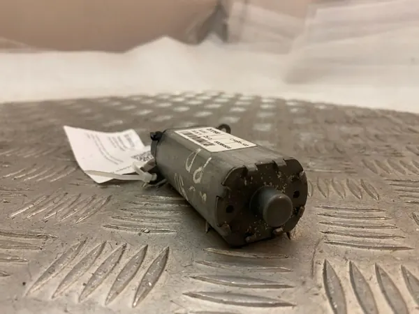 Moteur réglage siège Volvo XC90 OEM C10276103 image 3
