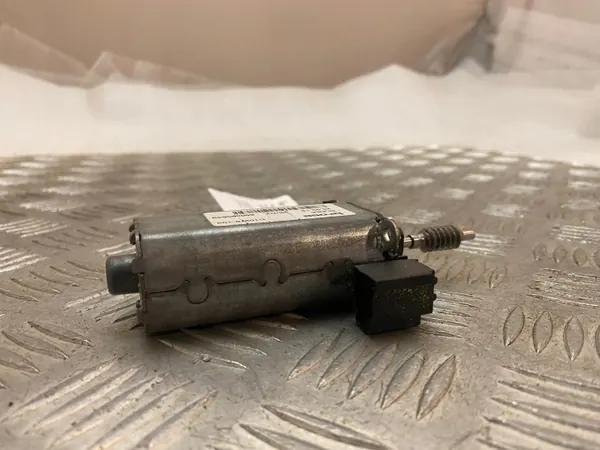 Moteur réglage siège Volvo XC90 OEM C10276103 image 4