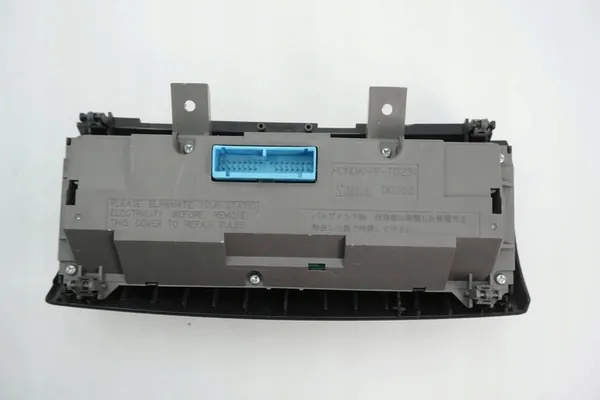 Panneau de Climatisation Honda CR-V D026Z image 4