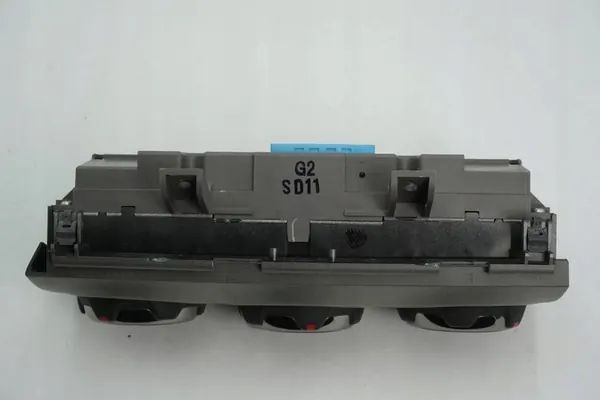 Panneau de Climatisation Honda CR-V D026Z image 5