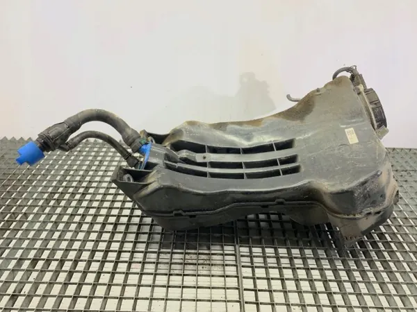 OEM 4M0131878CF SCR-säiliö Audi Q8 3.0 SUV:lle image 2