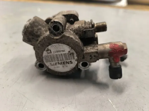 Bomba de combustível de alta pressão Opel 2.2 Direct 24465785 image 2