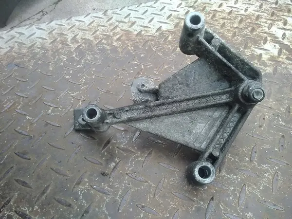 Vaihteiston tuki Renault Clio II 1.5 DCI 8200111328 image 2