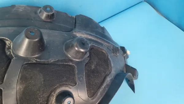 BMW X6 G06 21r Vasen etulokasuoja OEM 7427507 image 10