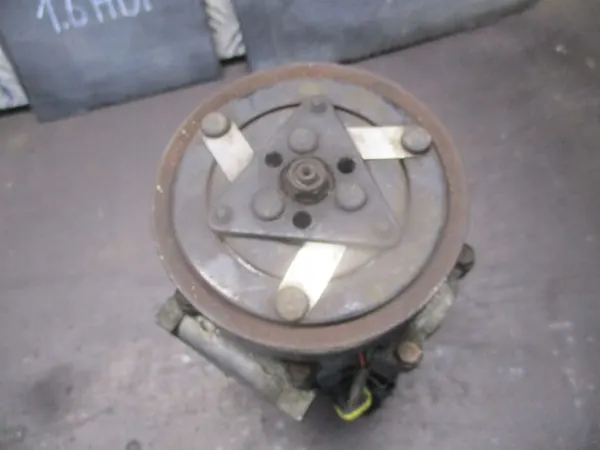 Compresseur AC Peugeot 3008 image 2