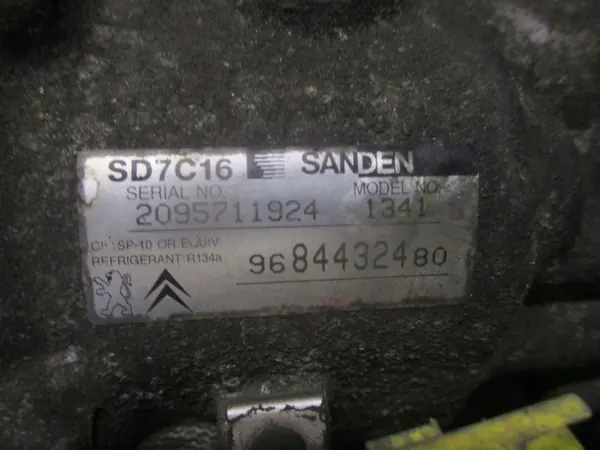 Compresseur AC Peugeot 3008 image 4