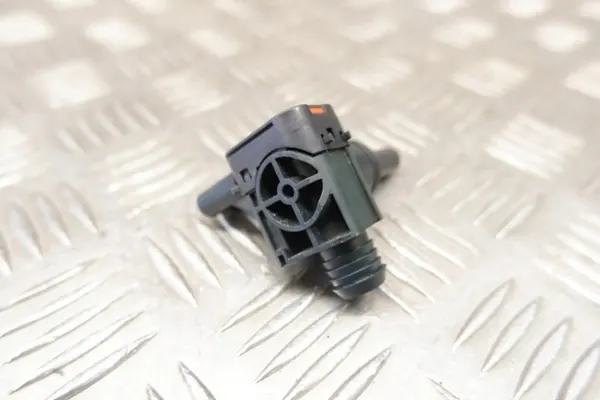 Válvula de vacío OEM 0265011041 para Peugeot 2008 II image 3