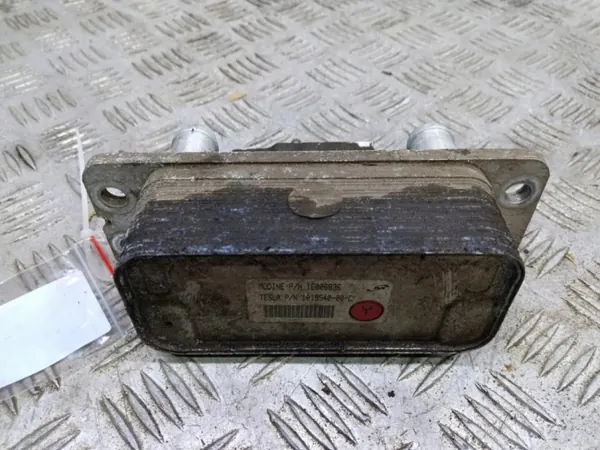 Refroidisseur d'huile Tesla Model S OEM 1019540-00-C image 3