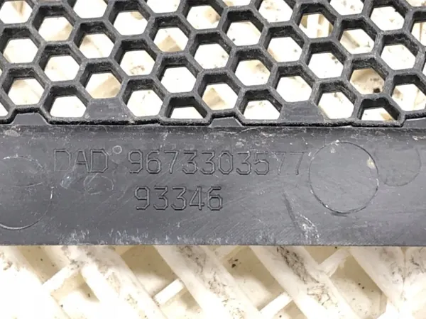 OEM 9673302777 Etulasipeite Peugeot 2008:lle image 8