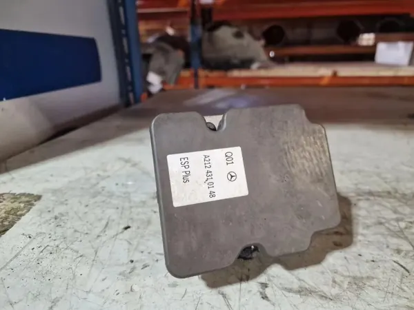 Pompe ABS OEM A2124310148 pour Mercedes-Benz E W211 image 2