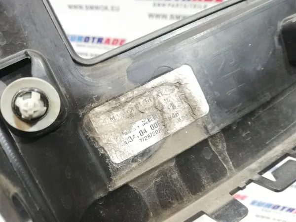 BMW OEM 8064822 Guardabarros Delantero Derecho image 6