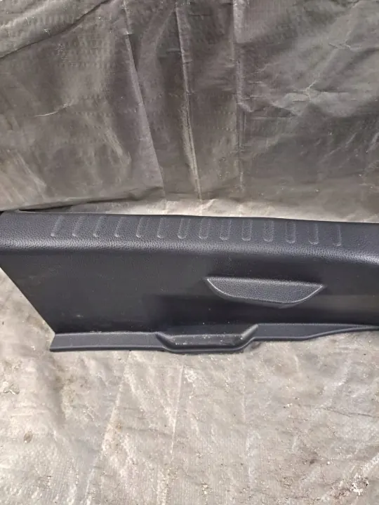 Cubierta Maletero Toyota Yaris IV OEM 64716-K0020 image 3