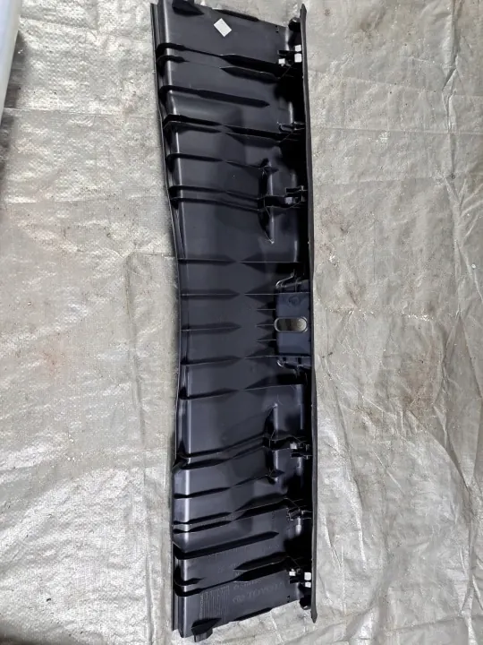 Cubierta Maletero Toyota Yaris IV OEM 64716-K0020 image 4