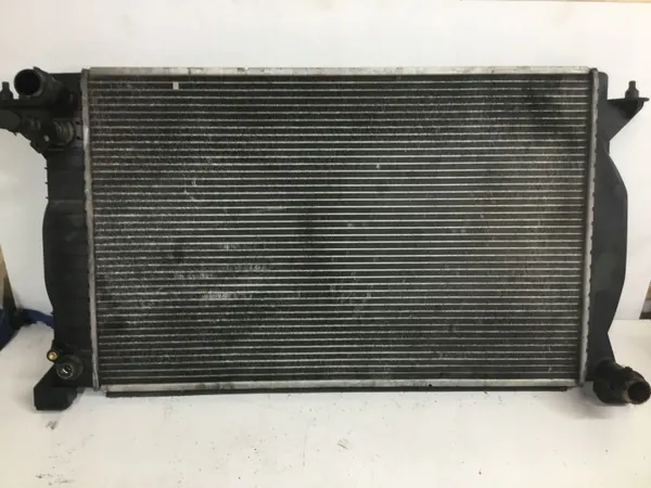 Radiador Audi A4 S4 B6 OEM FXK436 - Usado image 4