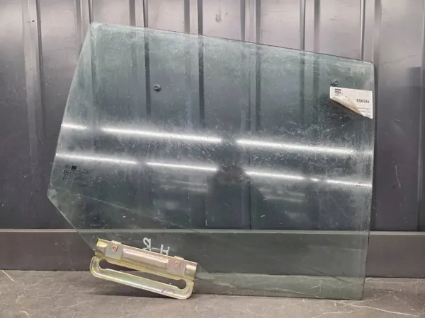 Ventana trasera izquierda usada OEM Szyba lewy tyl Kia RIO image 2