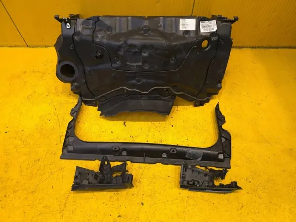 Mercedes-Benz GLE W167 Cubierta Tabique OEM A1678310101 image 2