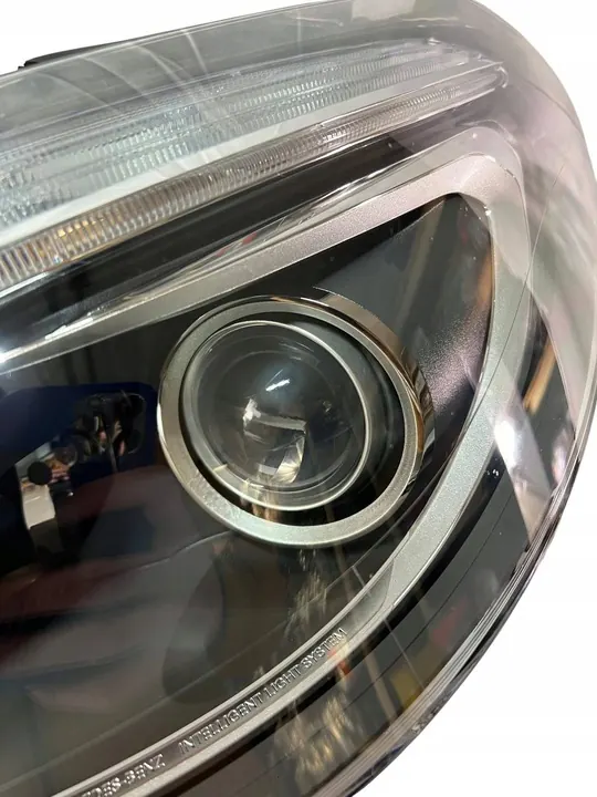 MERCEDES W246 Linker Voorlicht Bi Xenon ILS A2468207761 image 2