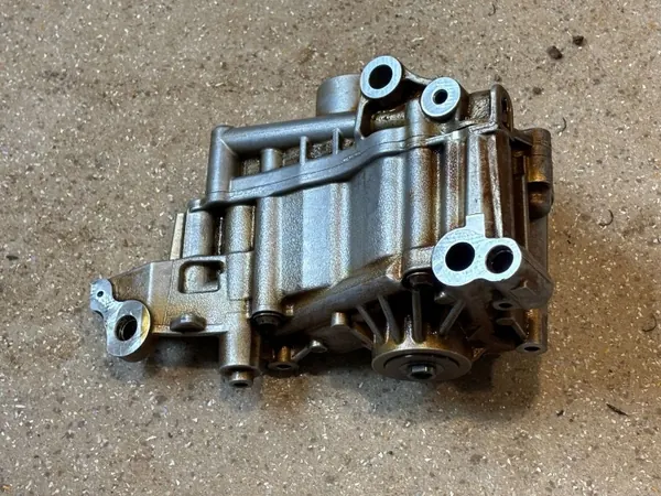 Pompe à huile BMW d'occasion OEM 7846388 M3 F80 image 10