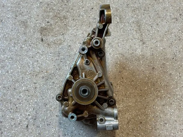 Pompe à huile BMW d'occasion OEM 7846388 M3 F80 image 8