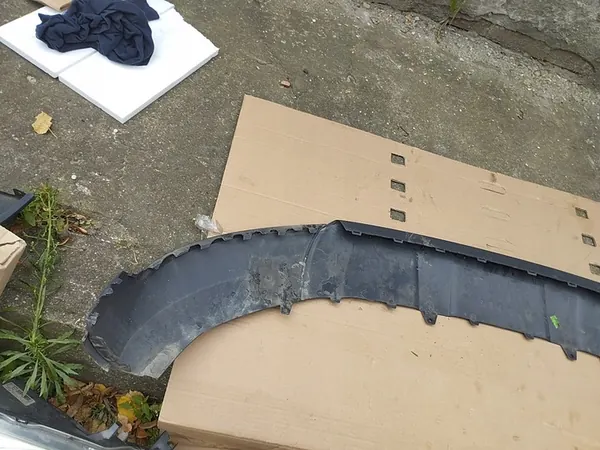 Framstötdämpare Audi Q3 2015- image 2