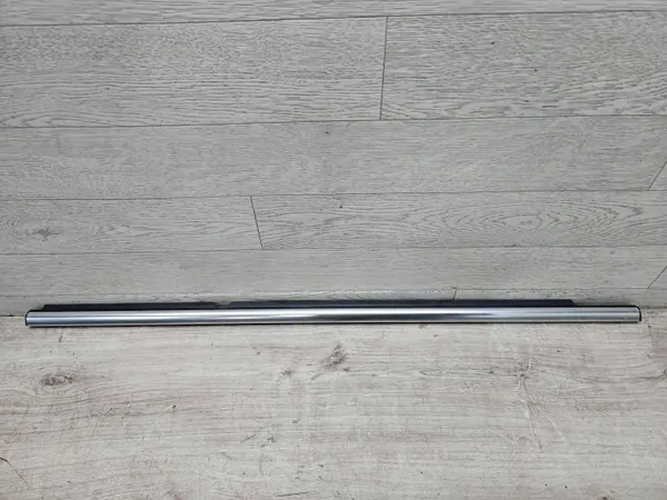 Junta ventana puerta trasera OEM 5N0839476D VW Tiguan image 2