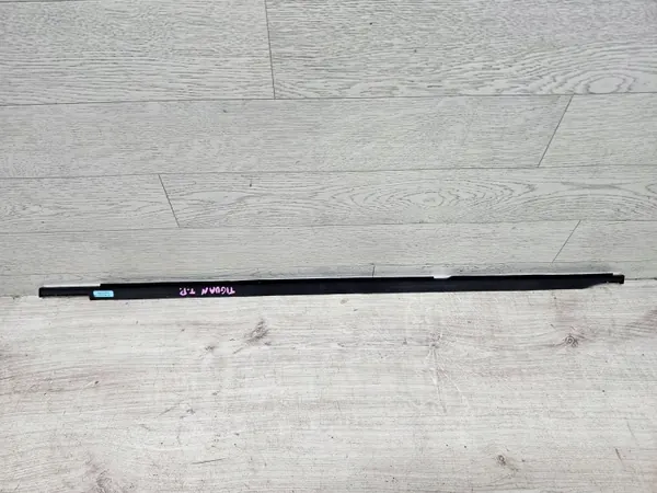 Junta ventana puerta trasera OEM 5N0839476D VW Tiguan image 5