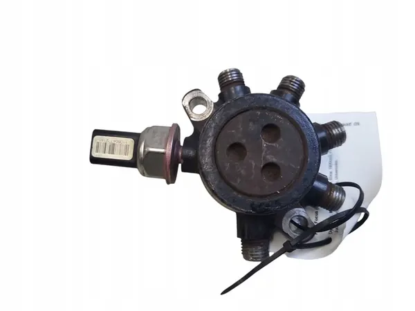 Distribuidor de combustible Ford Focus C-Max MK1 1.8 TDCI OEM image 2