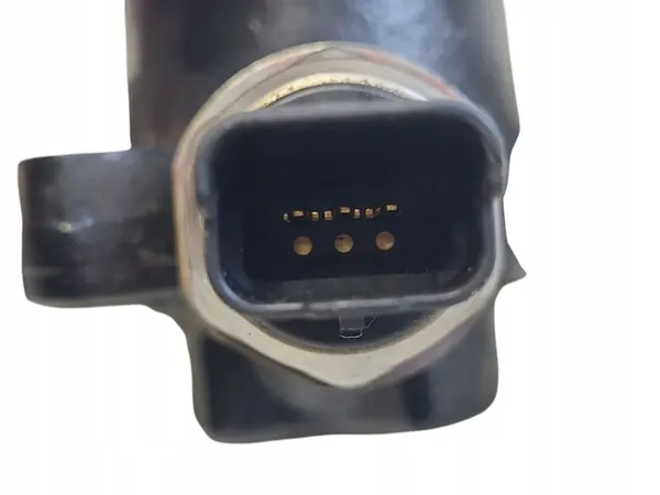 Distribuidor de combustible Ford Focus C-Max MK1 1.8 TDCI OEM image 4