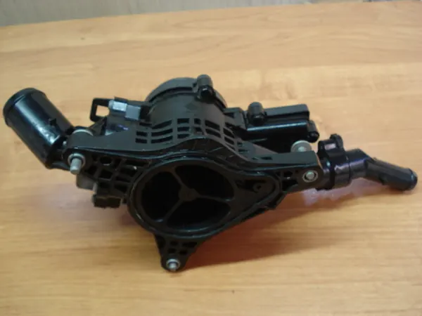 MAZDA 3 CX3 Carcasa de Termostato F-622666.04 image 6