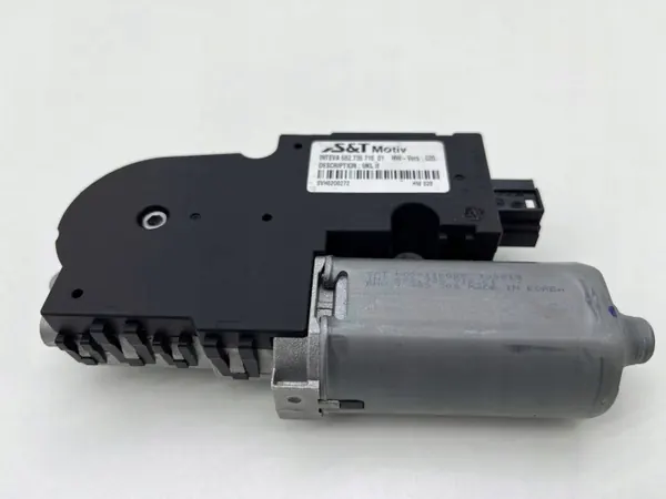Motor de techo corredizo BMW X1 F48 OEM 7383306 - Usado image 2