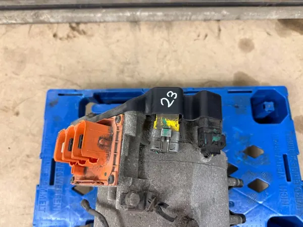 Peugeot 508 I 2.0 HDI Hybridmotor OEM 9800189280 image 5