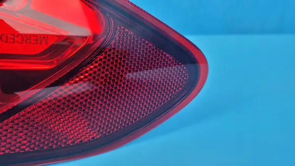 MERCEDES W206 C200 Linker Achterlamp A2069063300 image 3