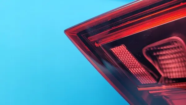 MERCEDES W206 C200 Linker Achterlamp A2069063300 image 4