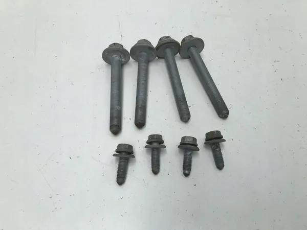 OEM GKU38985 Taka-akselipalkin ripustusruuvit - Käytetty image 2
