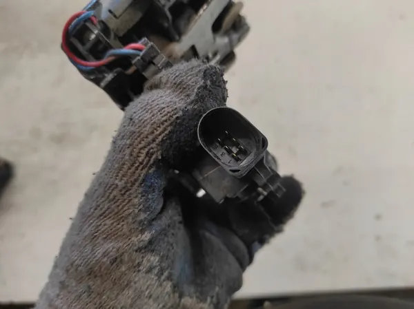 SEAT LEON I 1 99- Rechte Hintertürschloss 6PIN image 4