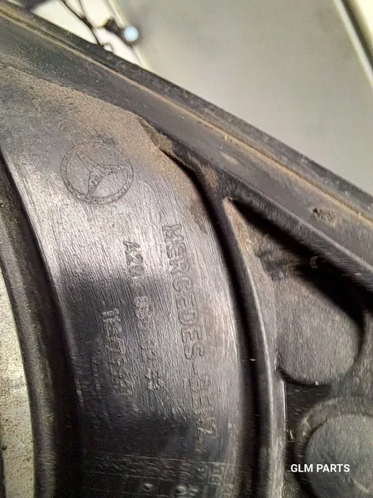 Rejilla de parachoques delantero izquierda MERCEDES C-204 AMG image 7