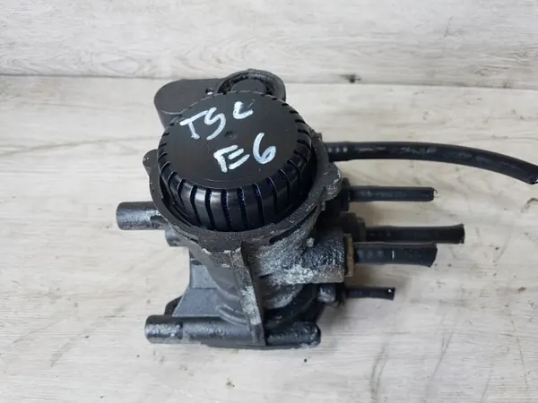 Válvula Moduladora Travão EBS OEM 81523016216 Usada image 2