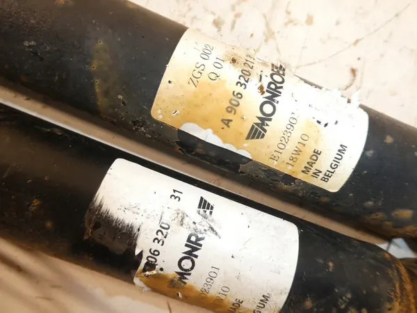 Bakre stötdämpare VW Crafter A9063202131 image 4