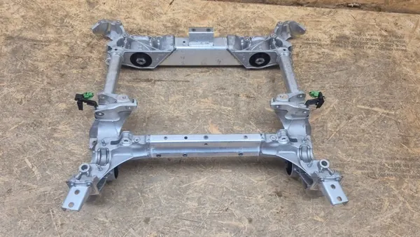Traverse suspension avant OEM 4ke399313C Audi image 3