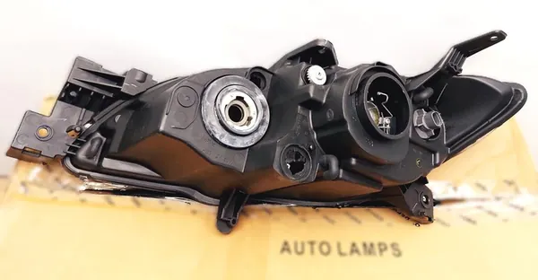 Faros derecho Depo Mazda 3 image 3