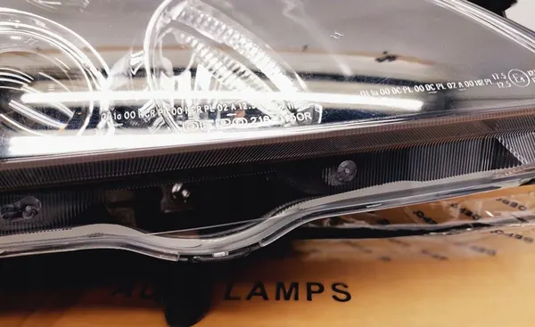 Faros derecho Depo Mazda 3 image 5